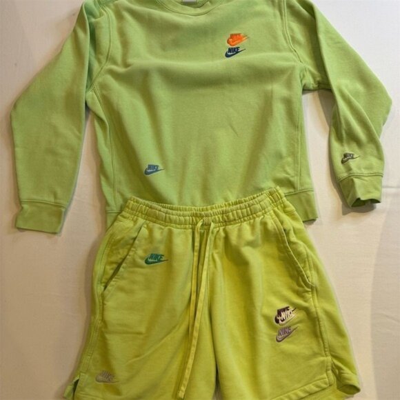 Nike Men's Lime Green Crewneck Sweatshirt & Shorts Set Size M RARE - Picture 1 of 16